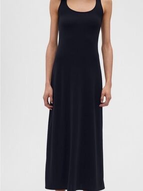 Sleek navy Scoop-Neck Maxi Dress